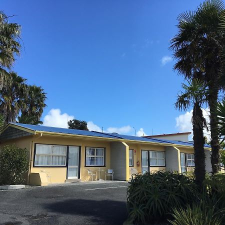 Raglan Palm Beach Motel Exteriör bild