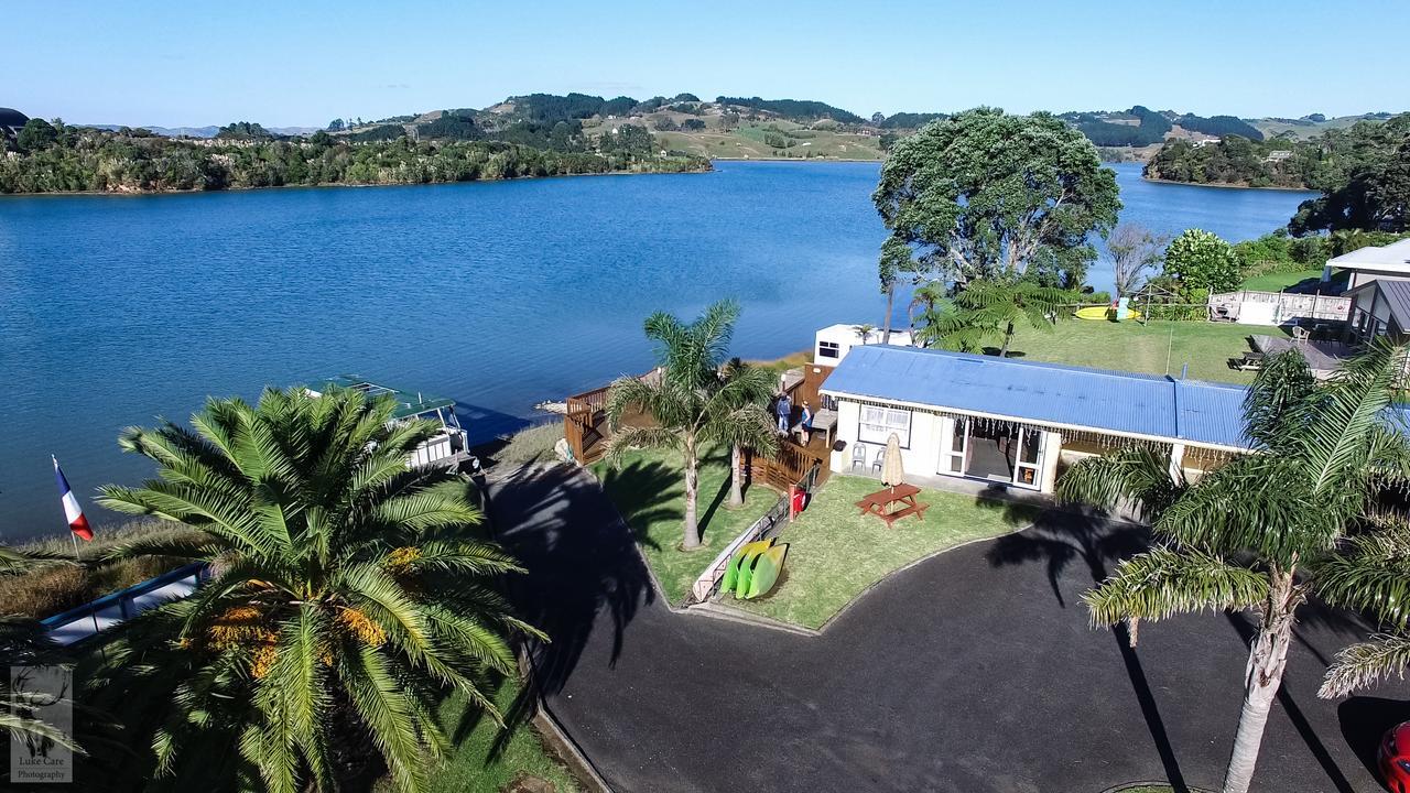 Raglan Palm Beach Motel Exteriör bild