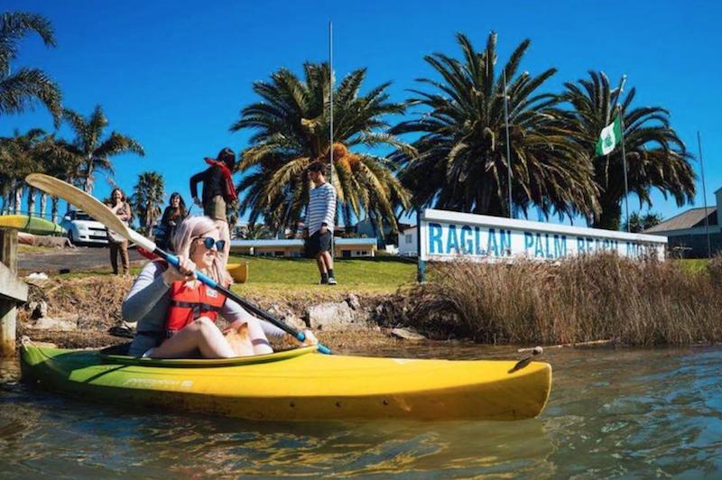 Raglan Palm Beach Motel Exteriör bild