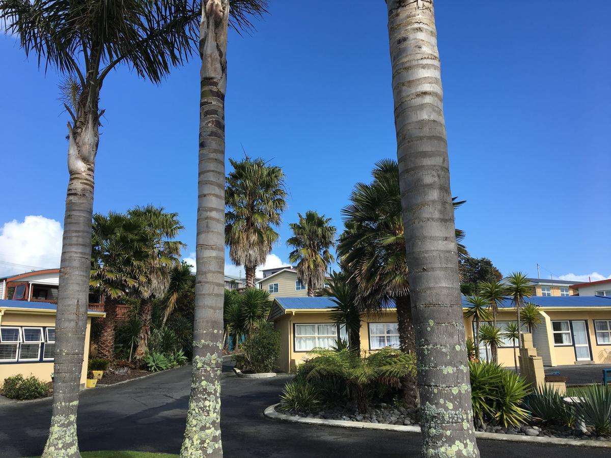 Raglan Palm Beach Motel Exteriör bild