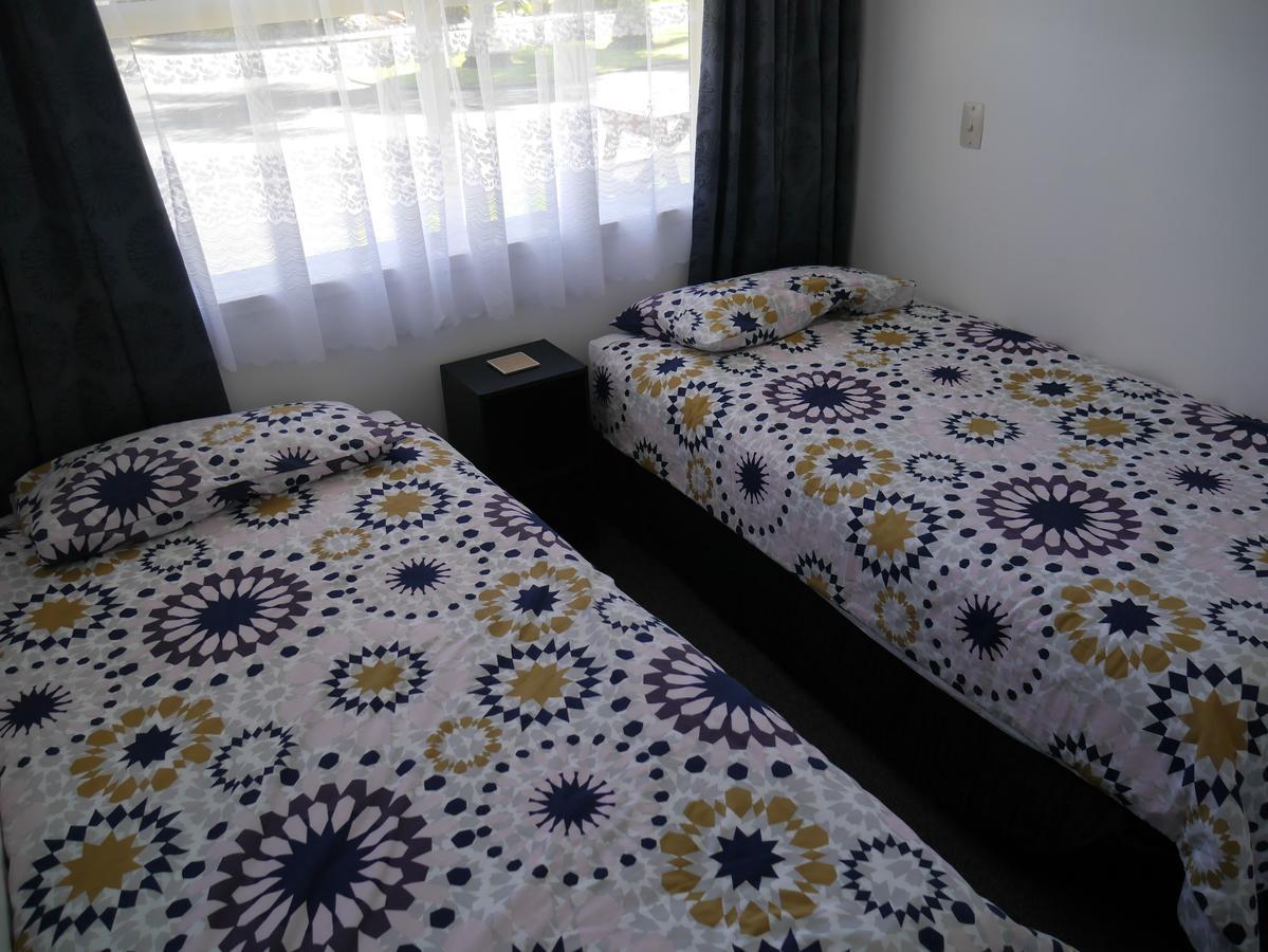 Raglan Palm Beach Motel Exteriör bild