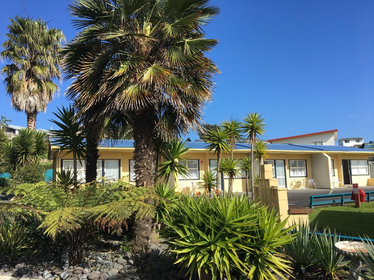 Raglan Palm Beach Motel Exteriör bild