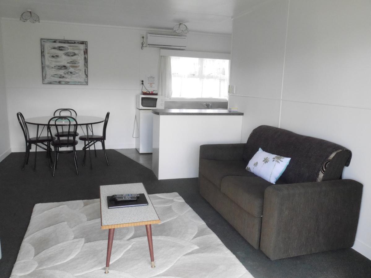 Raglan Palm Beach Motel Exteriör bild