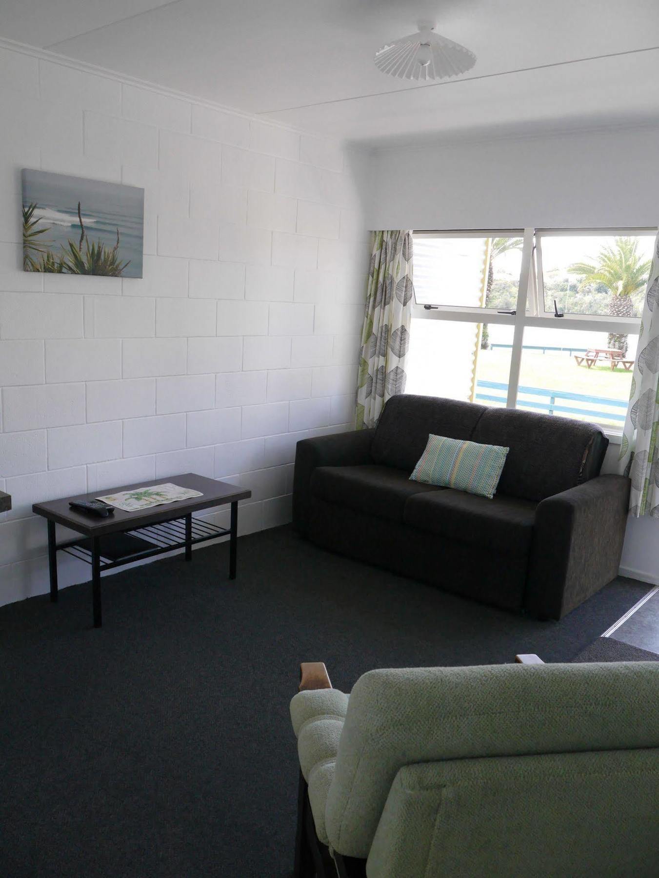 Raglan Palm Beach Motel Exteriör bild