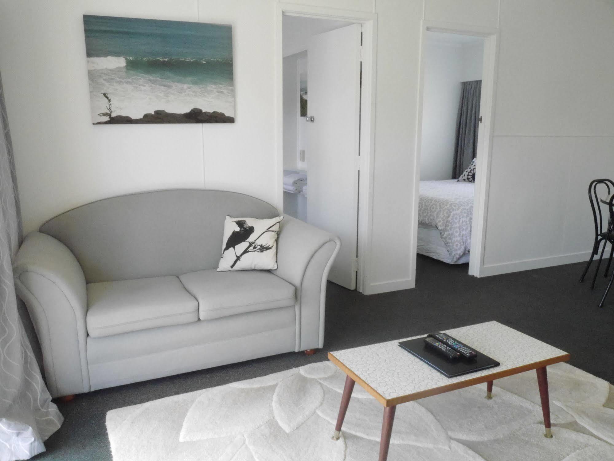 Raglan Palm Beach Motel Exteriör bild